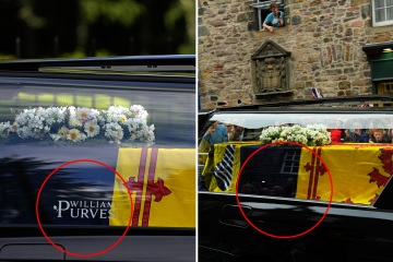 Misterio cuando el enterrador de Queen retira el anuncio de la ventana del coche fúnebre durante un viaje de seis horas