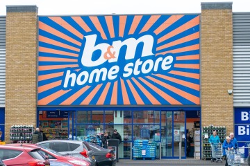 A los compradores les encanta el fondo común de £6 de B&M, que es mucho más barato que el de Sainsbury's