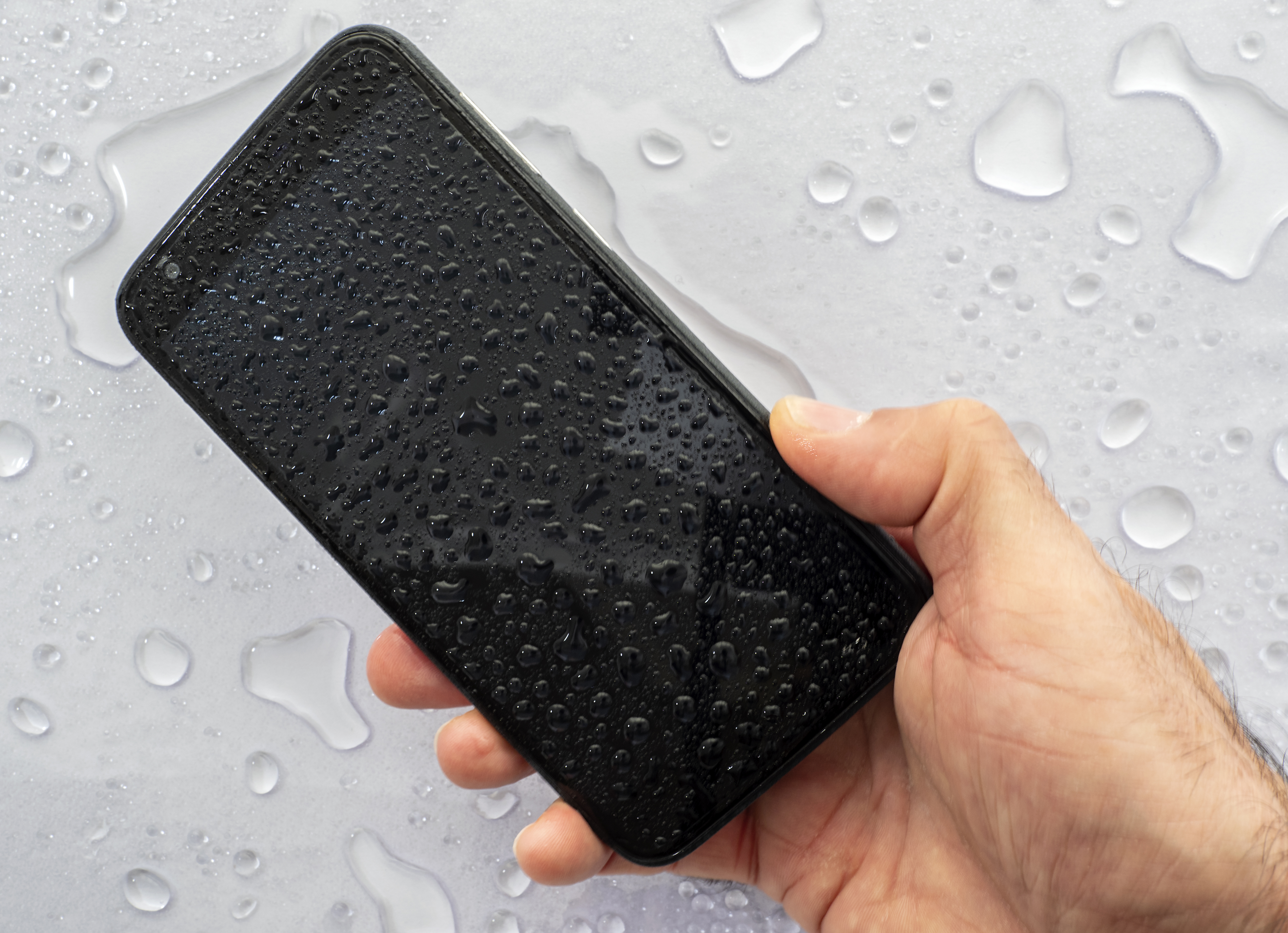Una nueva aplicación para iPhone podría ayudar a expulsar las gotas de agua dañinas de su dispositivo
